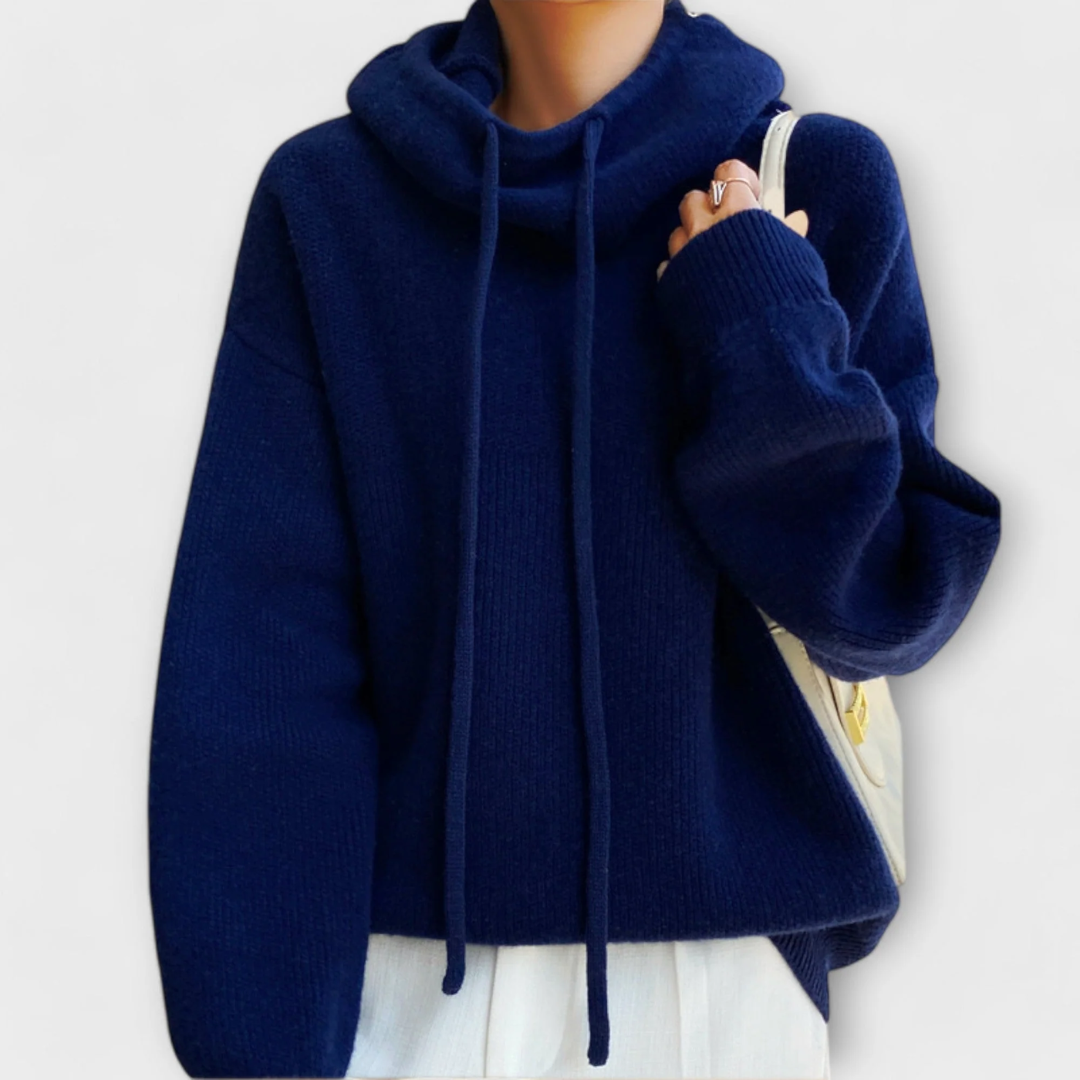 ニットのワイドフード付きセーター